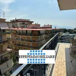 Affitto 3 camera appartamento di 85 m² in Naples