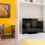 Rent 2 bedroom apartment of 47 m² in Milano