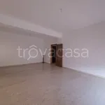 Affitto 5 camera appartamento di 185 m² in Reggio di Calabria