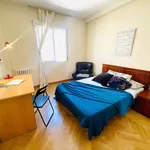 Rent a room of 135 m² in Madrid