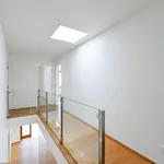 Pronajměte si 5 ložnic/e dům o rozloze 280 m² v Prague