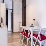 Rent a room of 144 m² in Milan