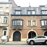 Maison de 280 m² avec 4 chambre(s) en location à Ukkel