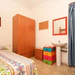 Rent a room of 250 m² in granada