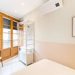 Rent 4 bedroom apartment in barcelona