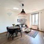 Rent 2 bedroom apartment of 65 m² in Milano