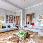 Rent 7 bedroom apartment of 264 m² in Lyon