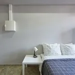 Rent a room of 399 m² in Lisboa