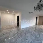 Rent 4 bedroom apartment of 90 m² in Naples