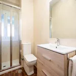 Rent a room of 177 m² in Madrid