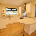 Rent 3 bedroom flat in East Midlands