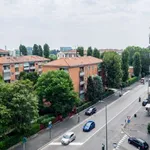 Rent a room of 120 m² in milan