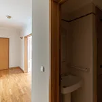 Rent 3 bedroom apartment of 288 m² in Porto