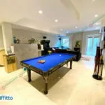 Rent 6 bedroom house of 359 m² in Rome