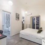 Rent 3 bedroom apartment of 98 m² in Naples