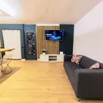 Rent 4 bedroom apartment in Barcelona