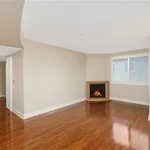 Rent 3 bedroom apartment of 122 m² in sherman oaks