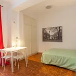 Rent 4 bedroom apartment in Valencia