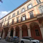 Affitto 3 camera appartamento di 70 m² in Bologna