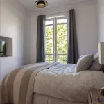 Appartement de 140 m² avec 1 chambre(s) en location à Paris