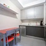 Rent a room of 100 m² in madrid