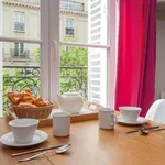 Appartement de 340 m² avec 1 chambre(s) en location à Paris