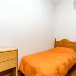 Rent a room of 270 m² in madrid