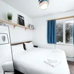 Rent 3 bedroom apartment of 800 m² in London