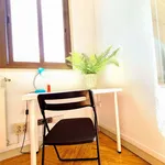 Rent a room of 200 m² in Madrid