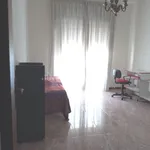 Rent 5 bedroom apartment of 90 m² in Reggio di Calabria