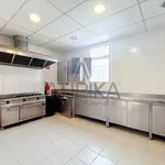 Alquilo 16 dormitorio casa de 500 m² en Barcelona