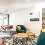 Rent 2 bedroom apartment of 500 m² in Paris