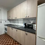 Rent a room of 120 m² in Vila Nova de Gaia