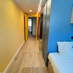 Rent a room of 300 m² in Zaragoza