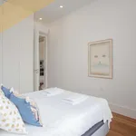 Rent 6 bedroom apartment of 100 m² in Porto