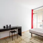 Rent 4 bedroom apartment in Barcelona