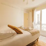 Rent 2 bedroom apartment of 430 m² in Paris