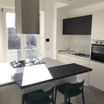 Rent 3 bedroom apartment of 90 m² in Milano