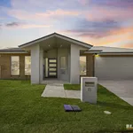 Rent 5 bedroom house in Googong