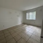 Rent 3 bedroom apartment of 108 m² in Pembroke Pines