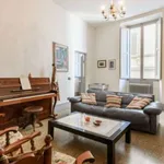 Rent 2 bedroom apartment of 90 m² in florence