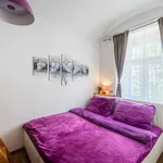 Pronajměte si 1 ložnic/e byt o rozloze 45 m² v Prague