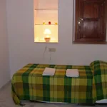 Rent a room in Granada']