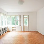 Pronajměte si 6 ložnic/e dům o rozloze 376 m² v Prague