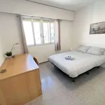 Rent a room of 170 m² in valencia