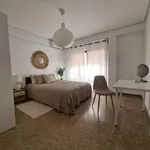 Rent 4 bedroom apartment in Valencia