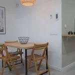 Rent 2 bedroom apartment of 90 m² in barcelona