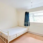 Rent 4 bedroom flat in East Of England