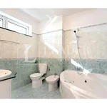 Rent 3 bedroom apartment of 118 m² in Bucuresti