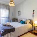 Rent 2 bedroom apartment in Porto